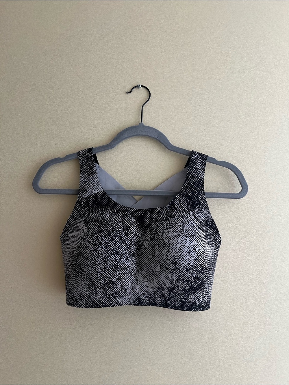 lululemon athletica Black and White Textured Sports Bra - Picture 1 of 3